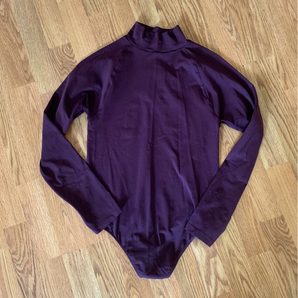 Aritzia Babaton contour turtleneck bodysuit - Picture 1 of 5
